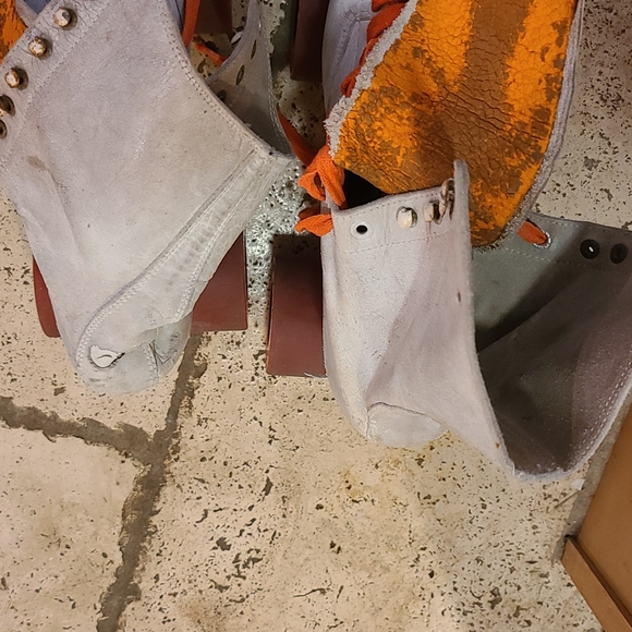 Vintage Roller Skates - Picture 2 of 5